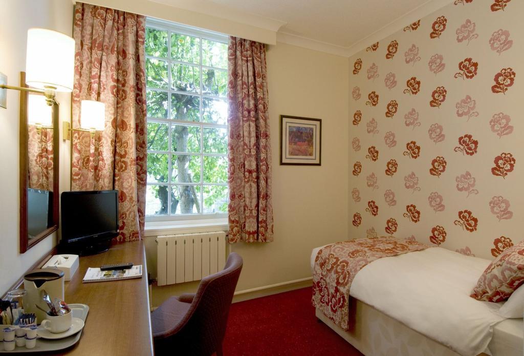 Ellersly House Hotel Edinburgh Room photo